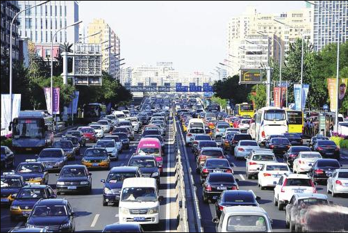公安部交管局：2019上半年全國機動車達3.4億輛